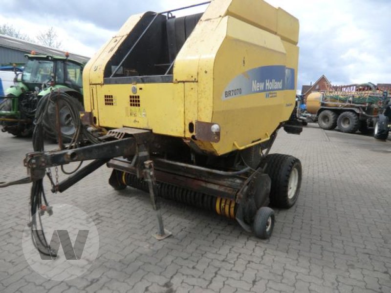 Rundballenpresse van het type New Holland BR 7070 CC, Gebrauchtmaschine in Niebüll (Foto 1)