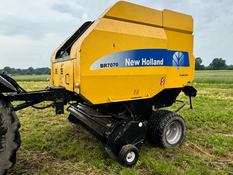 Rundballenpresse of the type New Holland BR 7070 CC, Gebrauchtmaschine in Bad Oldesloe (Picture 1)