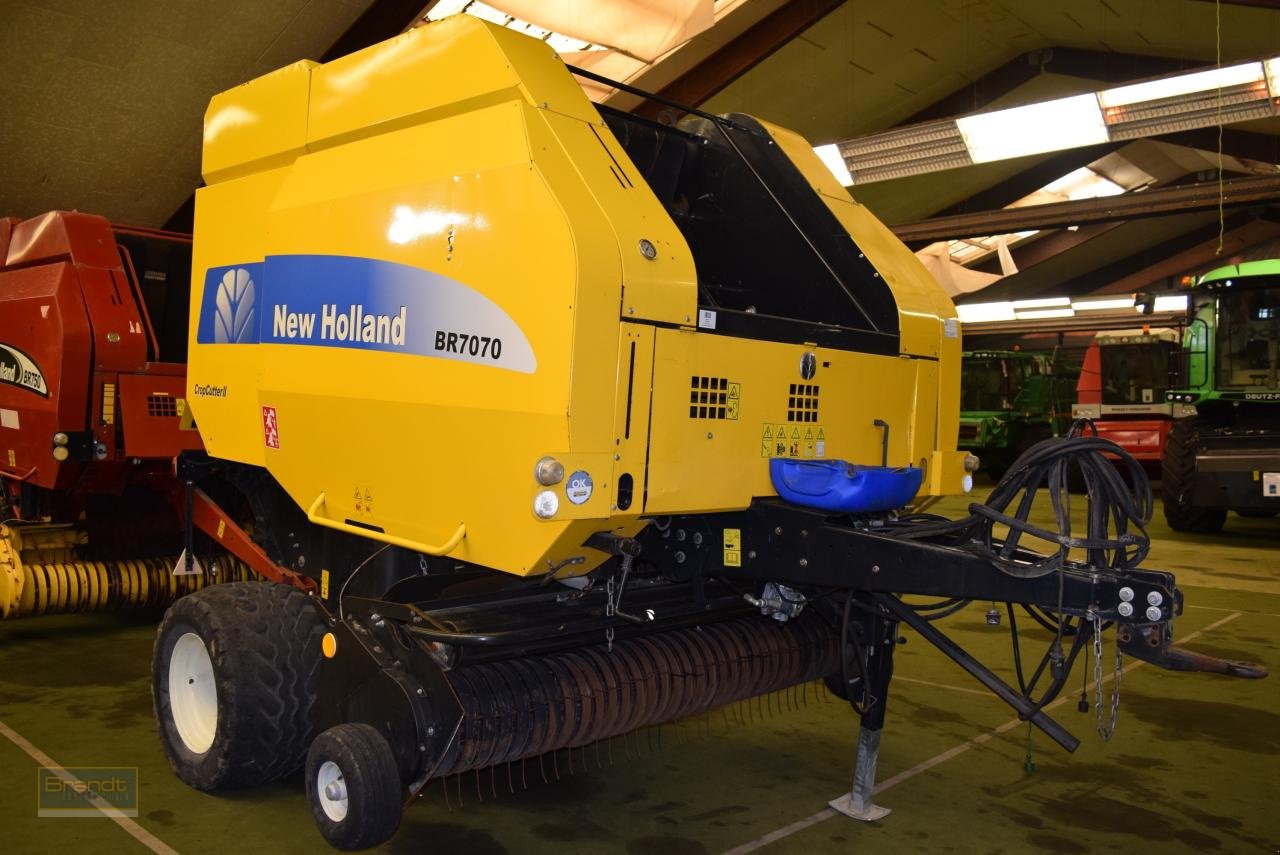 Rundballenpresse van het type New Holland BR 7070 Crop Cutter, Gebrauchtmaschine in Oyten (Foto 1)