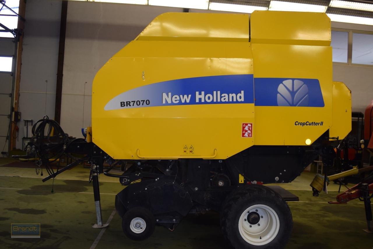 Rundballenpresse des Typs New Holland BR 7070 Crop Cutter, Gebrauchtmaschine in Oyten (Bild 2)