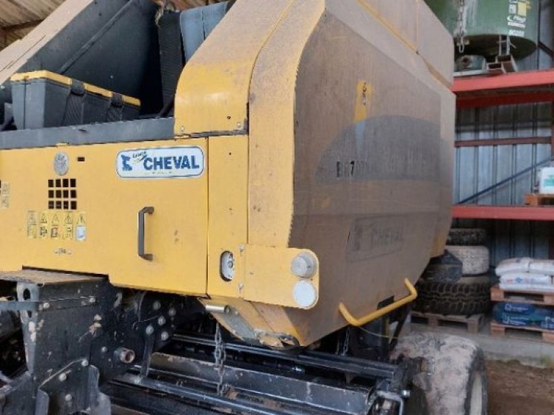 Rundballenpresse Türe ait New Holland BR 7070 R FF, Gebrauchtmaschine içinde BRAS SUR MEUSE (resim 1)