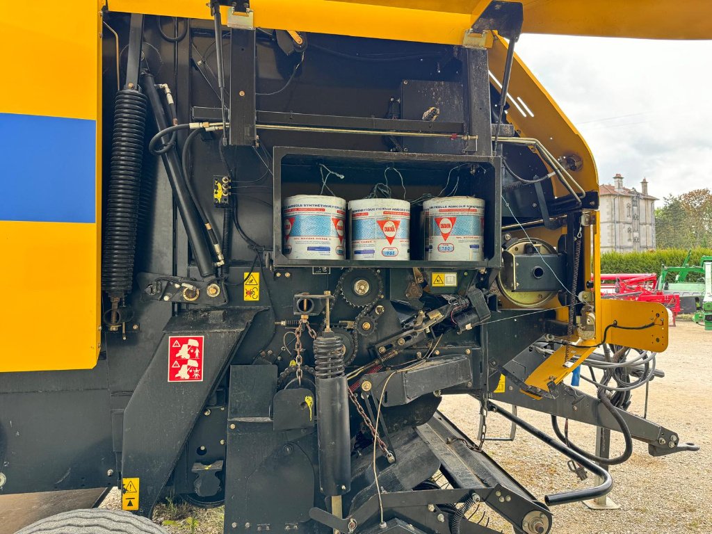 Rundballenpresse Türe ait New Holland BR 7070, Gebrauchtmaschine içinde Lérouville (resim 5)