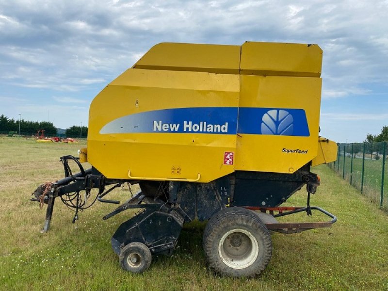 Rundballenpresse typu New Holland BR 7070, Gebrauchtmaschine v LE PONT CHRETIEN (Obrázok 4)