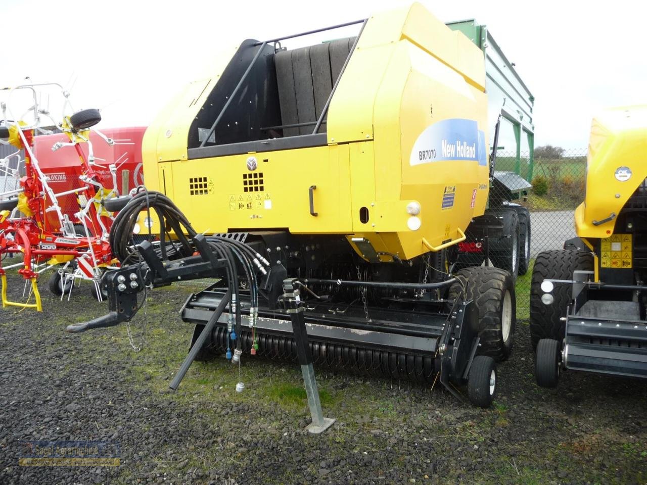 Rundballenpresse tip New Holland BR 7070, Gebrauchtmaschine in Rhaunen (Poză 2)