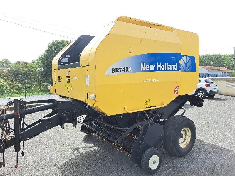 Rundballenpresse του τύπου New Holland BR 740A, Gebrauchtmaschine σε SAINT GENEST D'AMBIERE (Φωτογραφία 1)