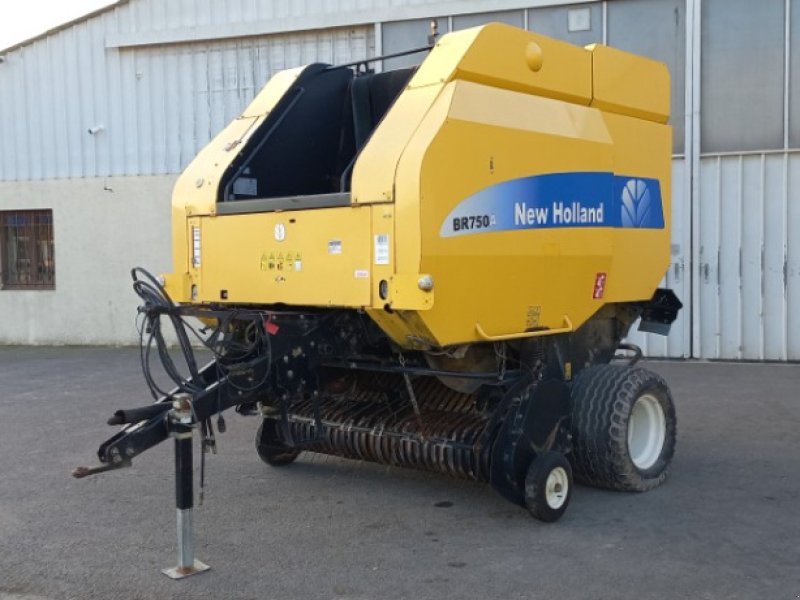 Rundballenpresse typu New Holland BR 750 A, Gebrauchtmaschine w VERT TOULON (Zdjęcie 1)