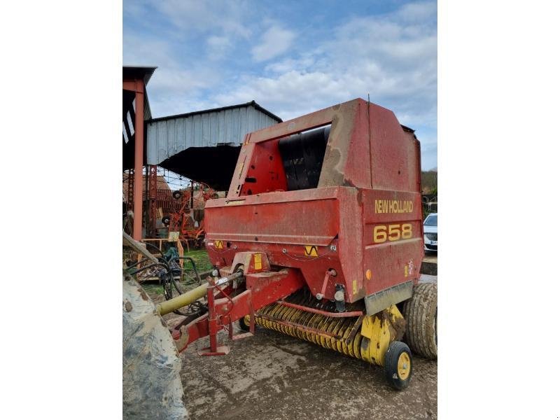 Rundballenpresse of the type New Holland BR658, Gebrauchtmaschine in CHAUMONT (Picture 3)