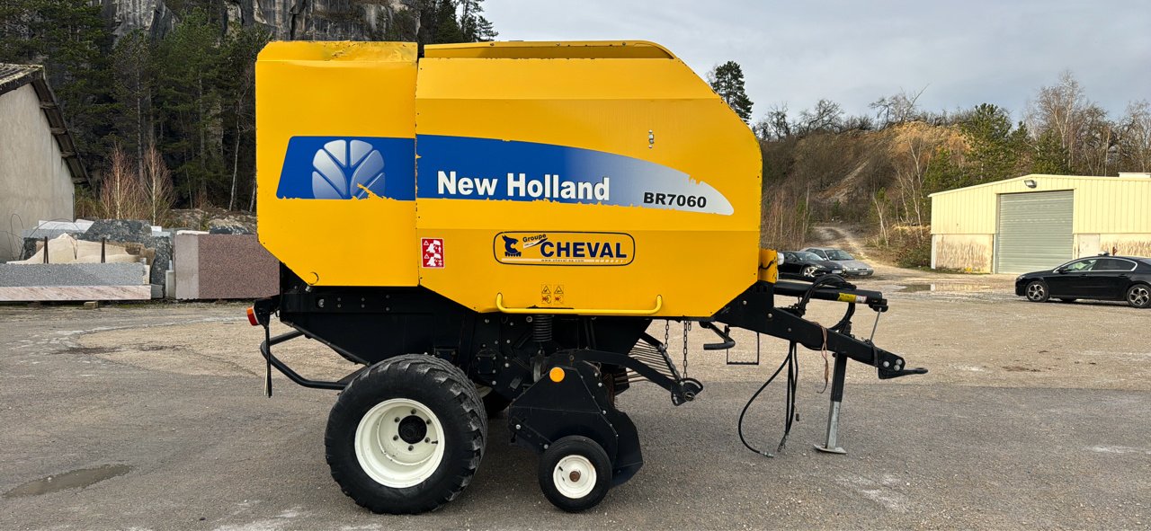 Rundballenpresse Türe ait New Holland Br7060, Gebrauchtmaschine içinde Lérouville (resim 7)