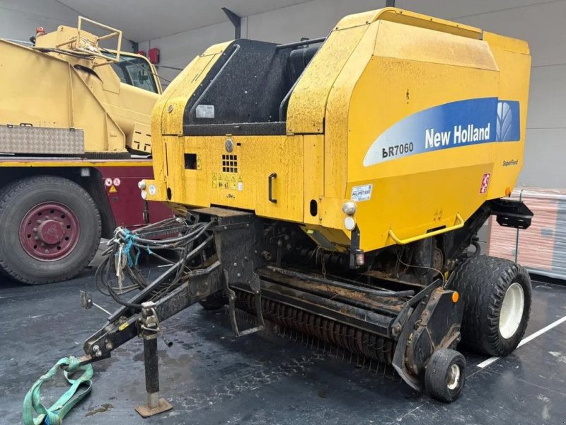 Rundballenpresse типа New Holland BR7060, Gebrauchtmaschine в Wevelgem (Фотография 1)