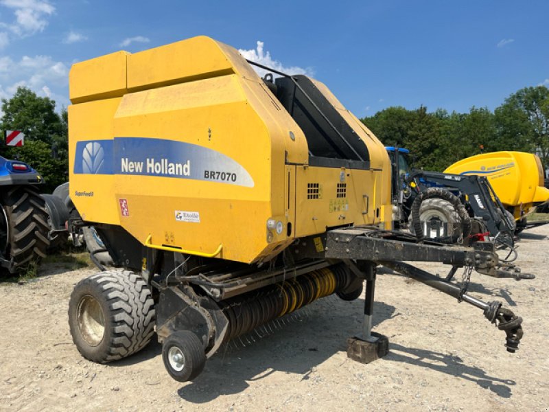 Rundballenpresse del tipo New Holland BR7070 superfeed, Gebrauchtmaschine In VERT TOULON (Immagine 1)