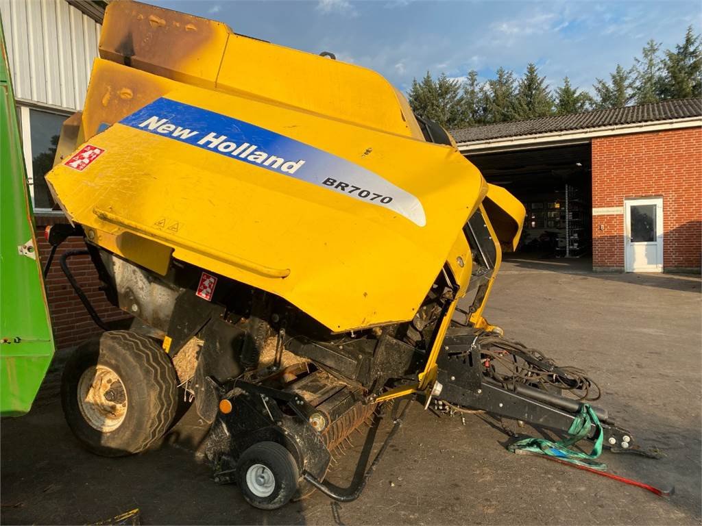 Rundballenpresse des Typs New Holland BR7070, Gebrauchtmaschine in Hemmet (Bild 2)