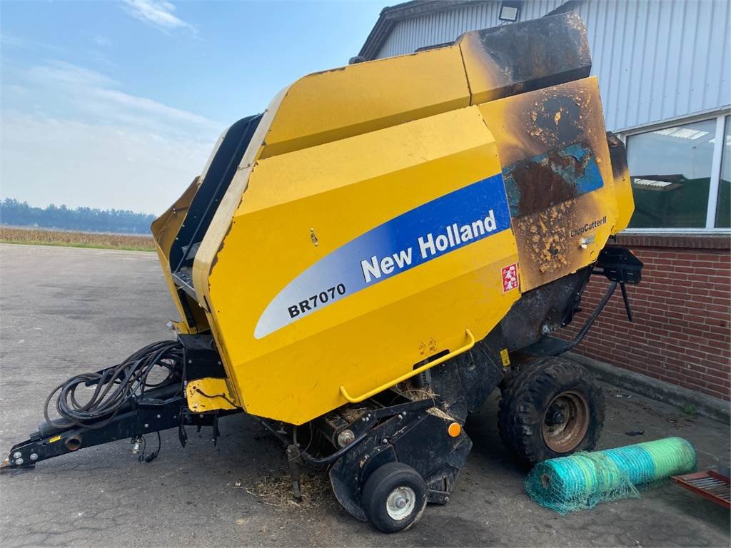 Rundballenpresse tipa New Holland BR7070, Gebrauchtmaschine u Hemmet (Slika 1)