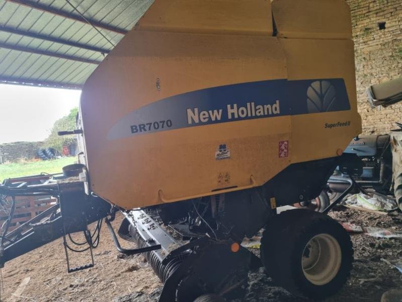 Rundballenpresse tip New Holland BR7070, Gebrauchtmaschine in CHAUMONT (Poză 2)