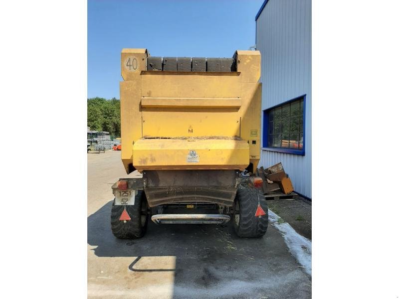 Rundballenpresse typu New Holland BR7070, Gebrauchtmaschine v CHAUMONT (Obrázok 2)