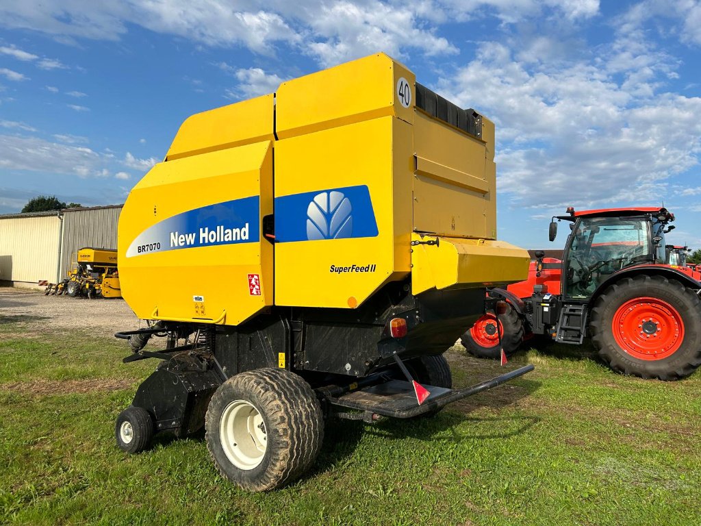 Rundballenpresse типа New Holland BR7070, Gebrauchtmaschine в CONFRANÇON (Фотография 5)