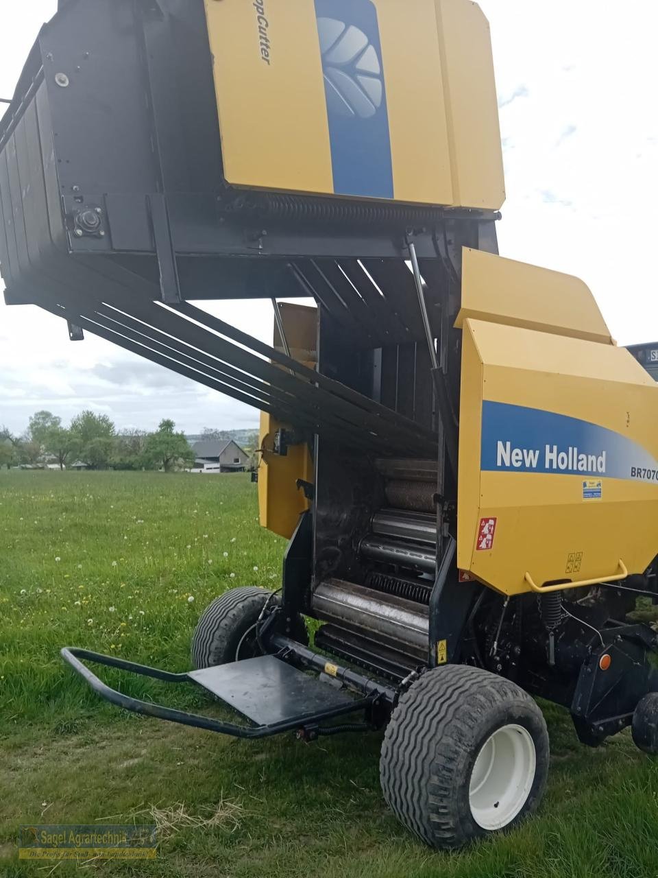 Rundballenpresse typu New Holland BR7070EC, Gebrauchtmaschine v Rhaunen (Obrázek 5)