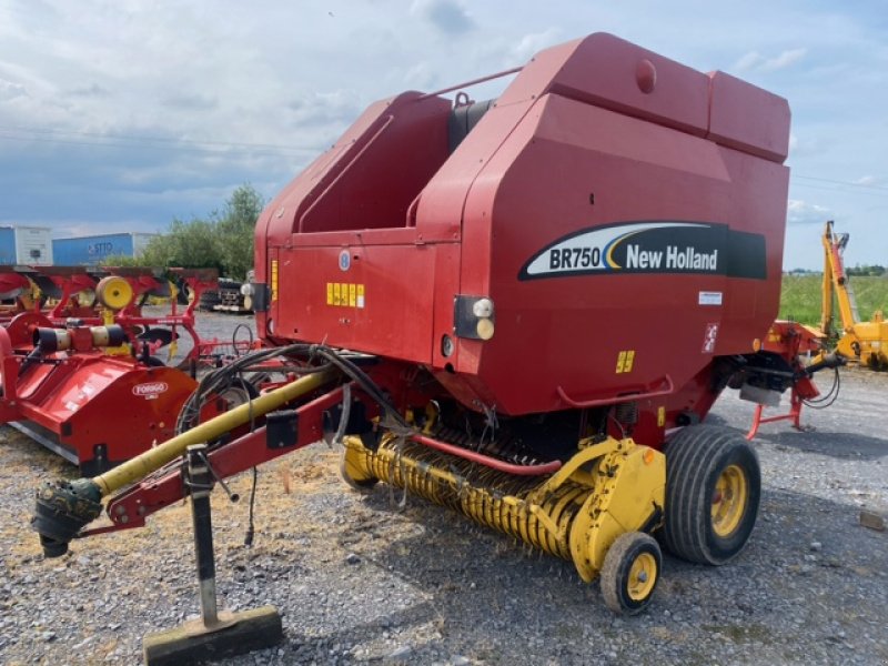 Rundballenpresse of the type New Holland BR750, Gebrauchtmaschine in Richebourg (Picture 1)