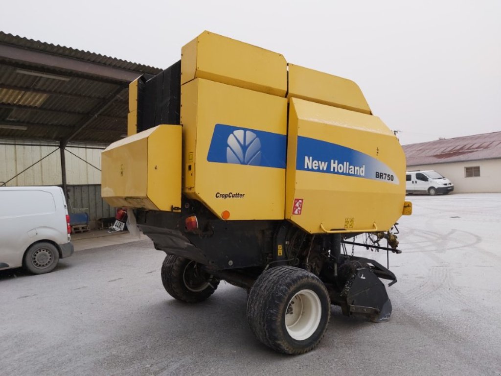 Rundballenpresse от тип New Holland BR750, Gebrauchtmaschine в VERT TOULON (Снимка 7)