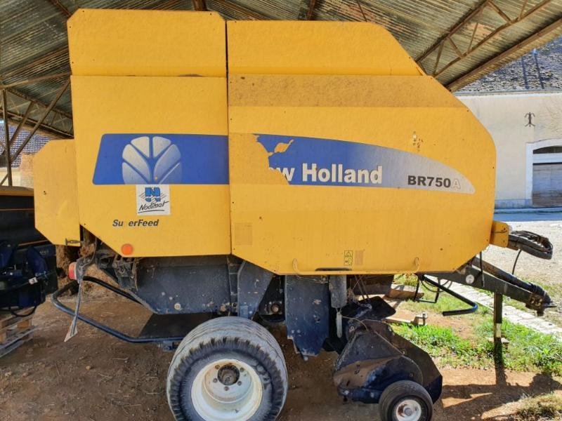 Rundballenpresse del tipo New Holland BR750A, Gebrauchtmaschine In CHAUMONT (Immagine 3)