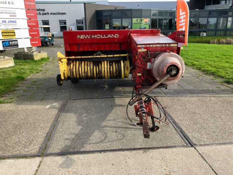 Rundballenpresse of the type New Holland Hayliner 386, Gebrauchtmaschine in Easterein