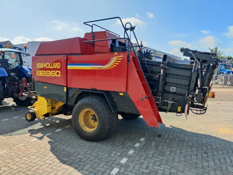 Rundballenpresse tip New Holland NH BB960, Gebrauchtmaschine in BOEKEL (Poză 1)