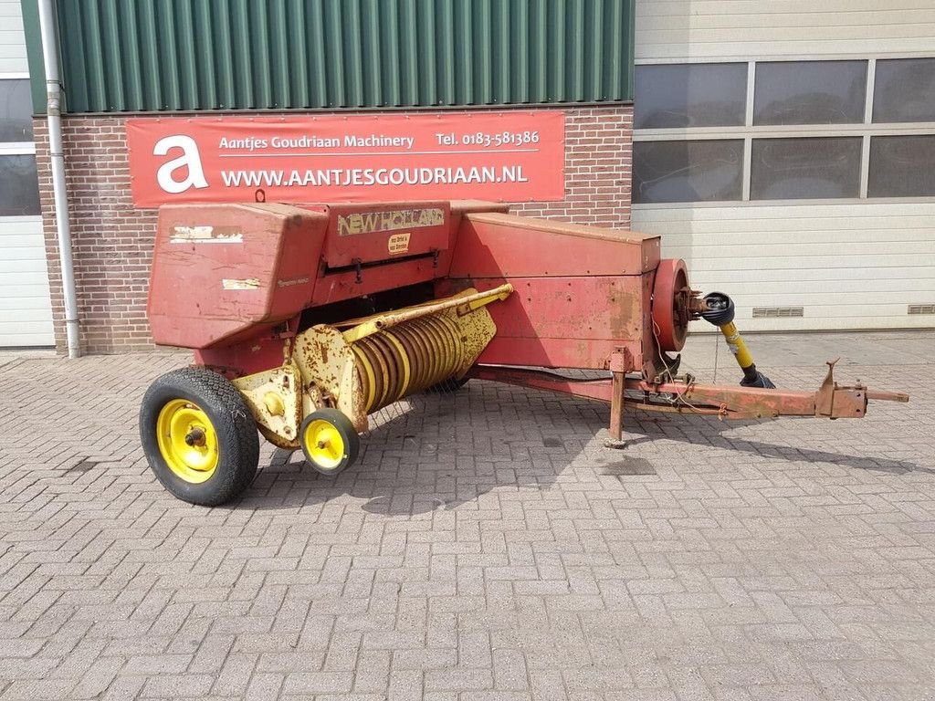 Rundballenpresse tipa New Holland pers 276, Gebrauchtmaschine u Goudriaan (Slika 2)