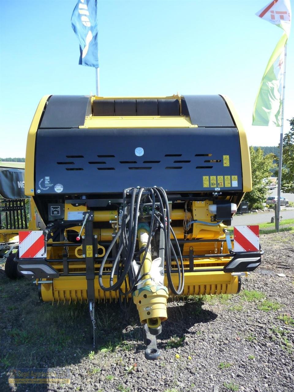 Rundballenpresse of the type New Holland PRO-BELT 190 RC 25K, Neumaschine in Rhaunen (Picture 3)