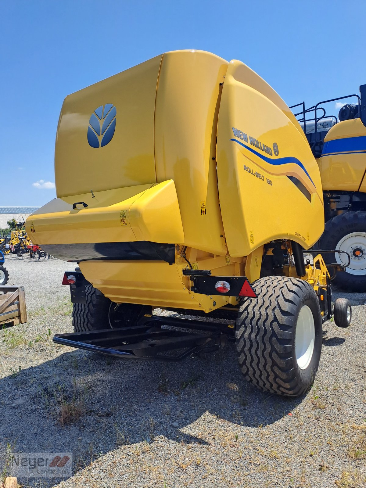 Rundballenpresse van het type New Holland RB 180 C, Neumaschine in Bad Waldsee Mennisweiler (Foto 3)