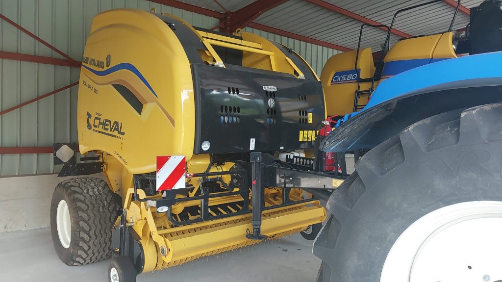 Rundballenpresse от тип New Holland Rb180, Gebrauchtmaschine в MANDRES-SUR-VAIR (Снимка 1)