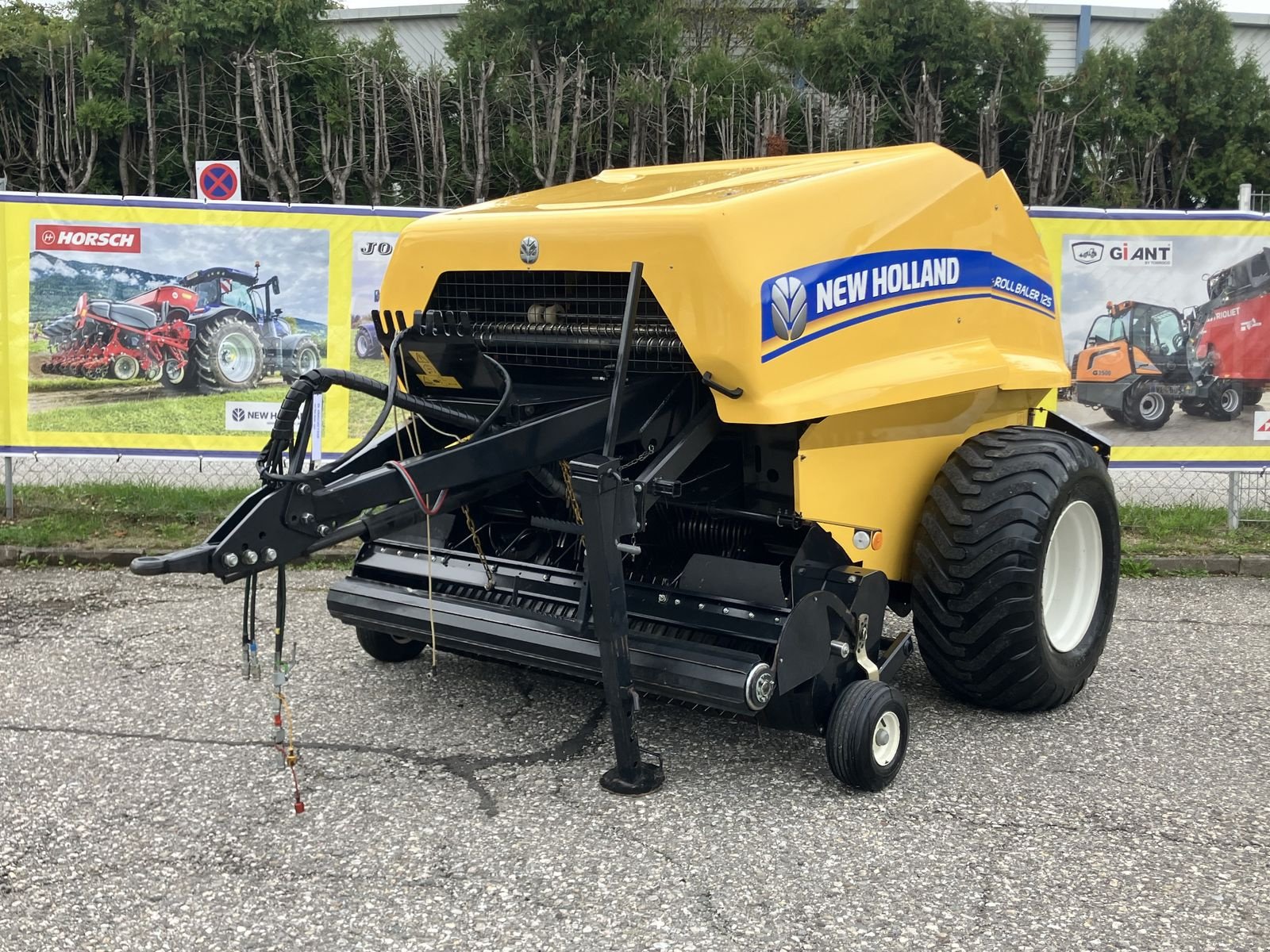 Rundballenpresse des Typs New Holland Roll Baler 125, Gebrauchtmaschine in Villach (Bild 2)