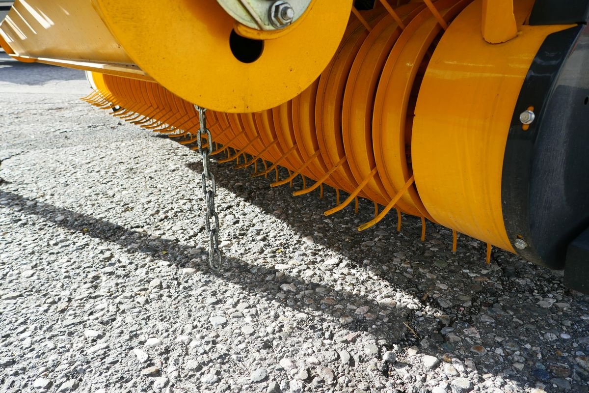 Rundballenpresse del tipo New Holland Roll Belt 150 CC, Gebrauchtmaschine en Villach (Imagen 11)