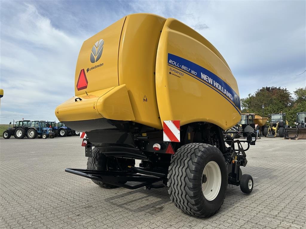 Rundballenpresse del tipo New Holland Roll-Belt 180, Gebrauchtmaschine In Gjerlev J. (Immagine 5)