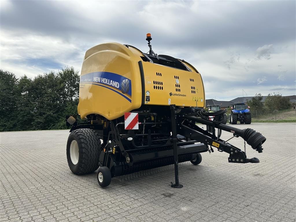 Rundballenpresse van het type New Holland Roll-Belt 180, Gebrauchtmaschine in Gjerlev J. (Foto 4)