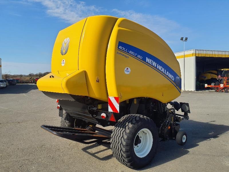 Rundballenpresse of the type New Holland ROLL-BELT180, Gebrauchtmaschine in ANTIGNY (Picture 2)