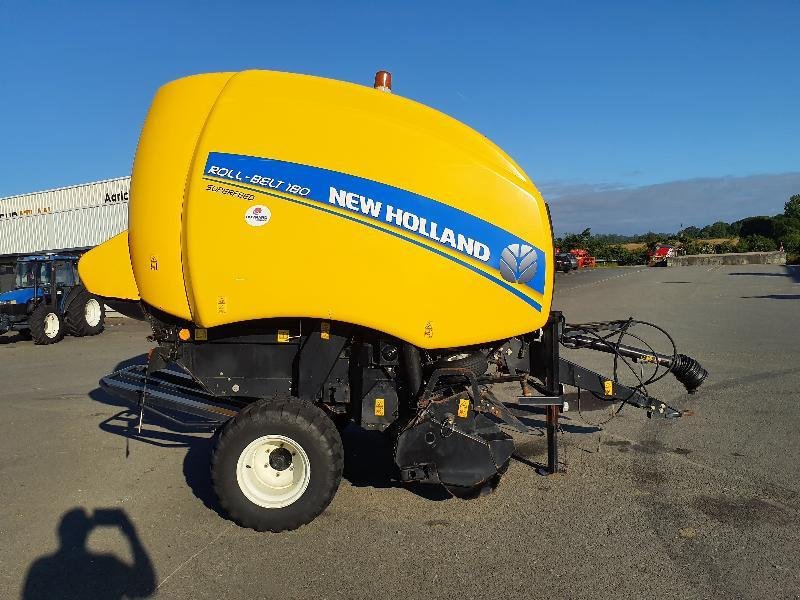 Rundballenpresse del tipo New Holland ROLL-BELT180, Gebrauchtmaschine en ANTIGNY (Imagen 1)