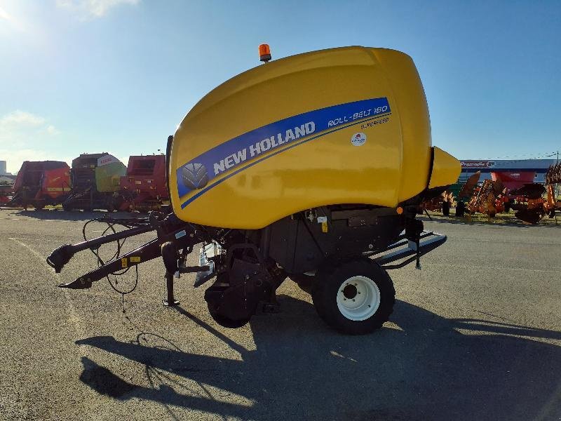 Rundballenpresse del tipo New Holland ROLL-BELT180, Gebrauchtmaschine en ANTIGNY (Imagen 3)