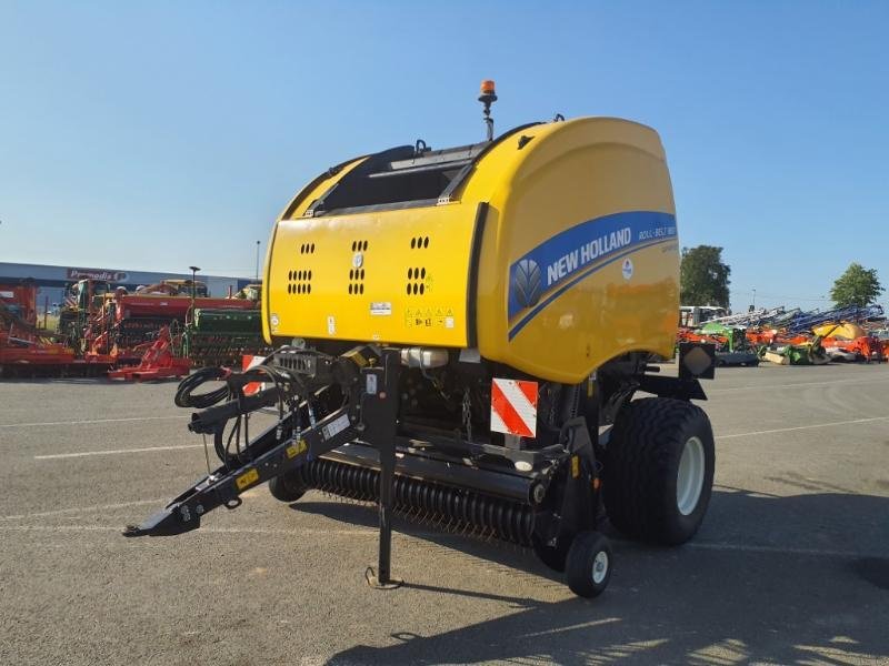 Rundballenpresse van het type New Holland ROLL-BELT180, Gebrauchtmaschine in ANTIGNY (Foto 4)