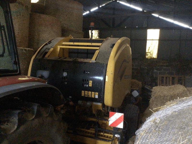 Rundballenpresse of the type New Holland ROLLBELT 180, Gebrauchtmaschine in Wargnies Le Grand (Picture 1)