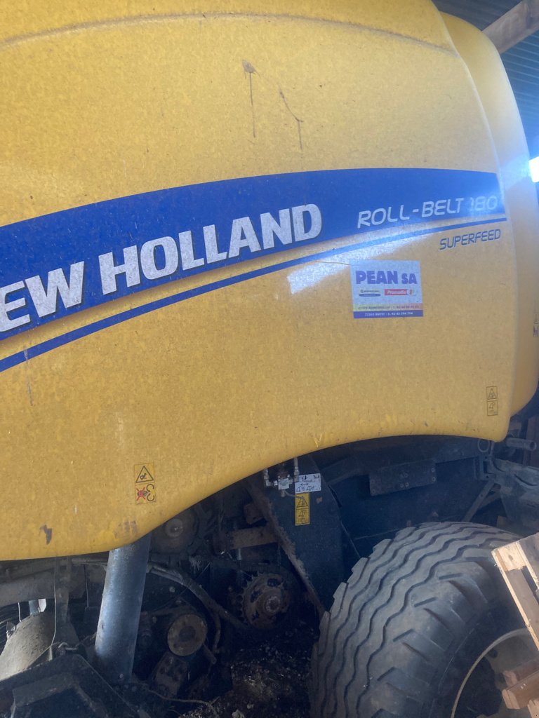 Rundballenpresse от тип New Holland ROLLBELT 180, Gebrauchtmaschine в CORMENON (Снимка 4)