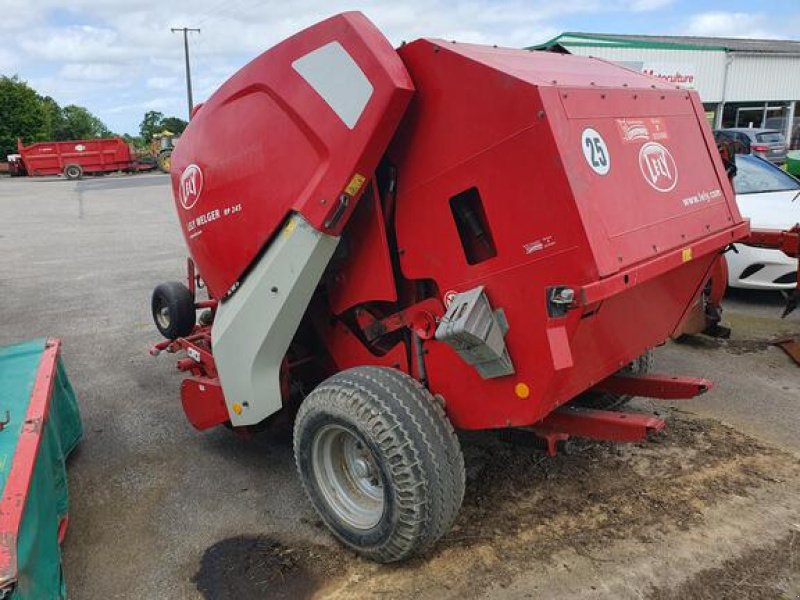 Rundballenpresse van het type Welger RP 245, Gebrauchtmaschine in DOMFRONT (Foto 2)