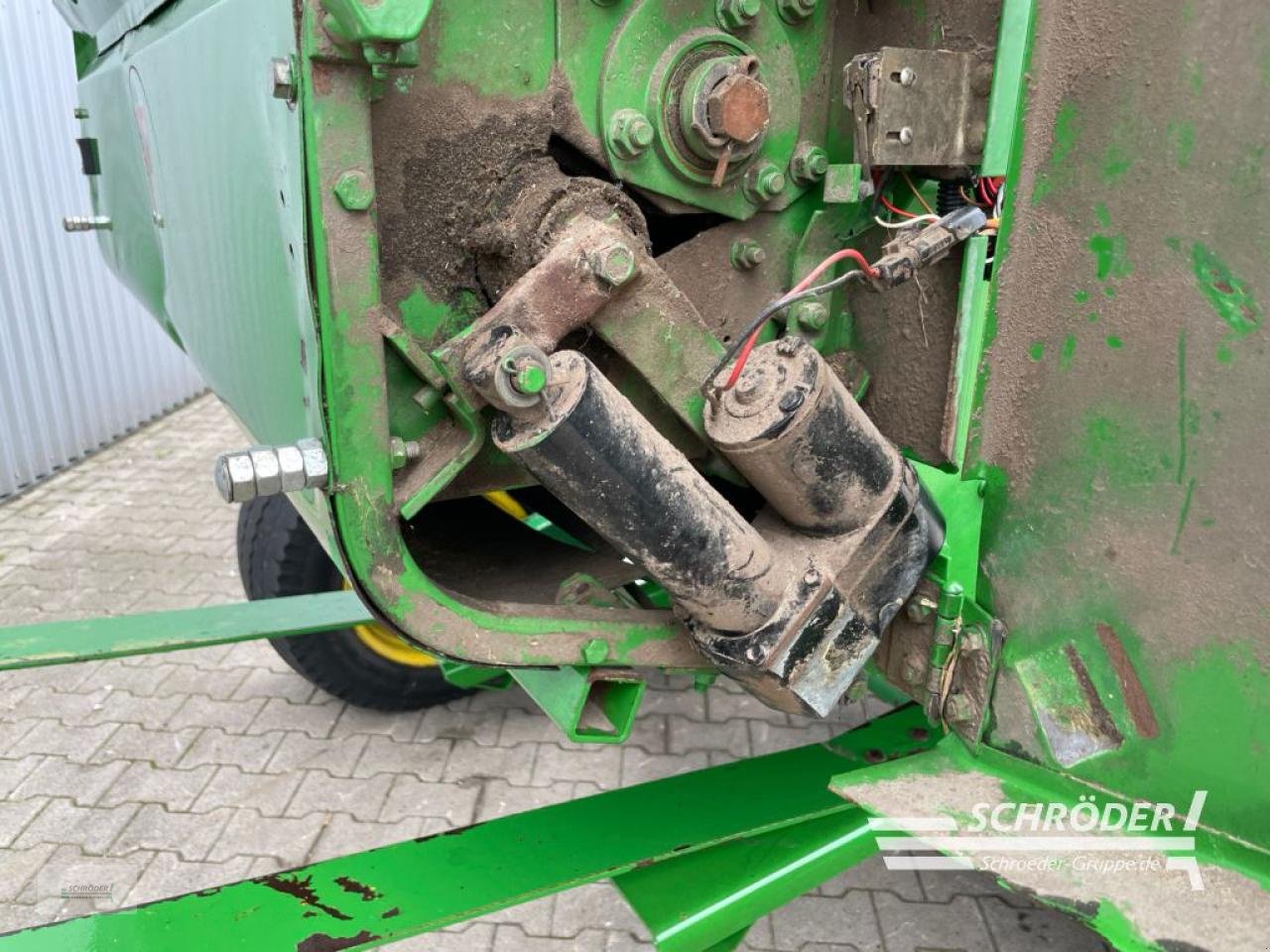 Rundballenwickelgerät des Typs John Deere 590, Gebrauchtmaschine in Wildeshausen (Bild 17)