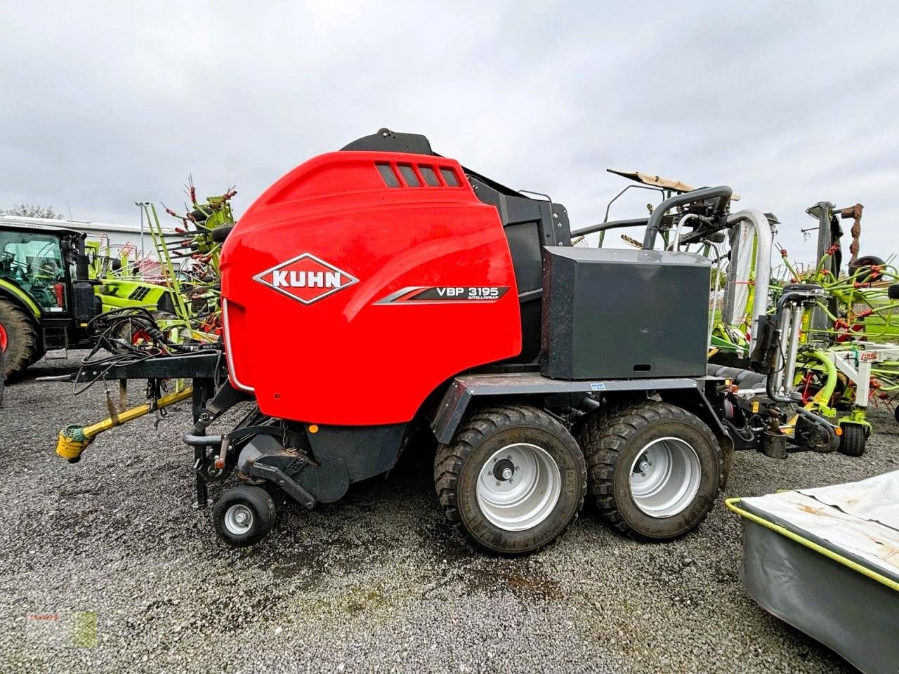 Rundballenwickelgerät van het type Kuhn VBP 3195 INTELLIWRAP, OPTI CUT 23, Gebrauchtmaschine in Westerstede (Foto 1)