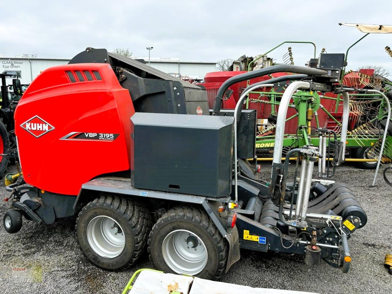 Rundballenwickelgerät van het type Kuhn VBP 3195 INTELLIWRAP, OPTI CUT 23, Gebrauchtmaschine in Westerstede (Foto 2)