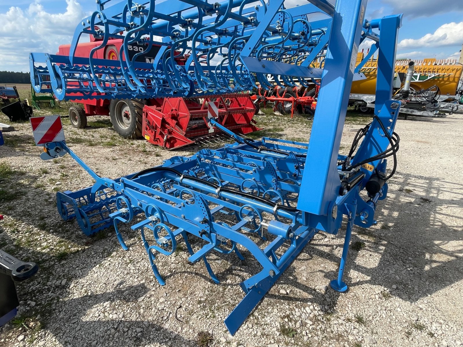 Saatbettkombination of the type Lemken Korund 8/600 K, Neumaschine in Burglengenfeld (Picture 2)