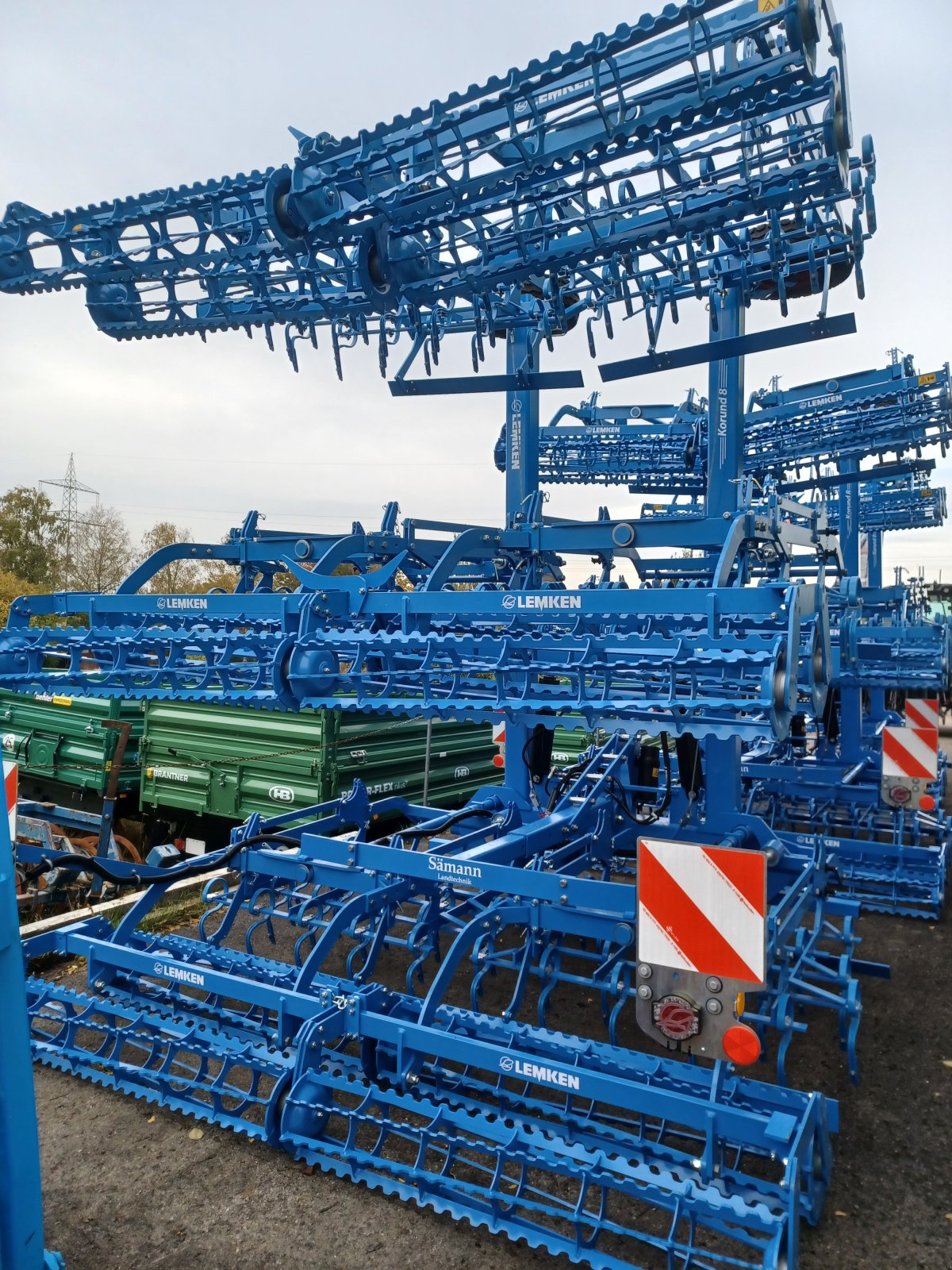 Saatbettkombination of the type Lemken Korund 9/900, Neumaschine in Uffenheim (Picture 1)