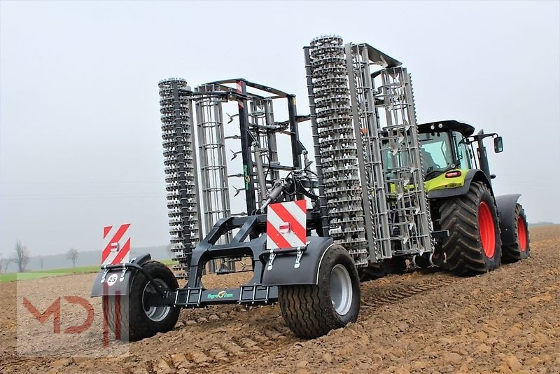 Saatbettkombination van het type MD Landmaschinen MD AGT Saatbettkombination UPH 4 m, 4,5 m, 5,0 m, 6,0 m hydr. klappbar, Neumaschine in Zeven (Foto 1)