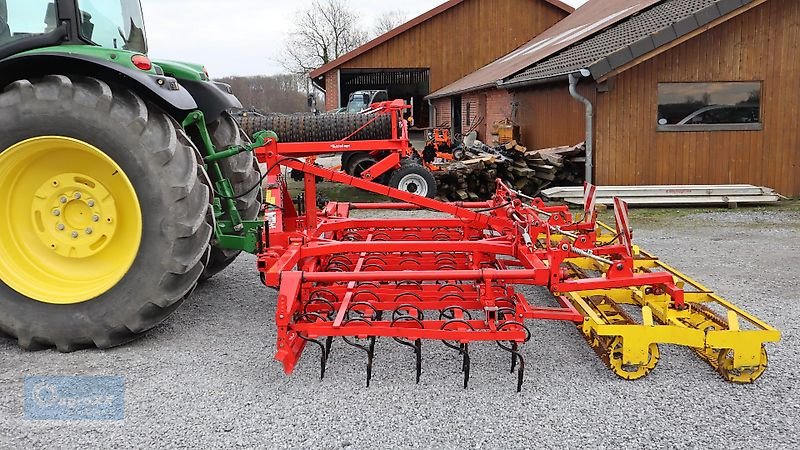 Saatbettkombination van het type Pöttinger Kombiplus 440,- 5-Reihig, Garezinken 32 x10, Neue Schare, Planierschiene, Spurlockerer--, Gebrauchtmaschine in Ennigerloh (Foto 3)