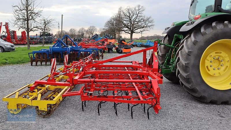 Saatbettkombination del tipo Pöttinger Kombiplus 440,- 5-Reihig, Garezinken 32 x10, Neue Schare, Planierschiene, Spurlockerer--, Gebrauchtmaschine In Ennigerloh (Immagine 2)