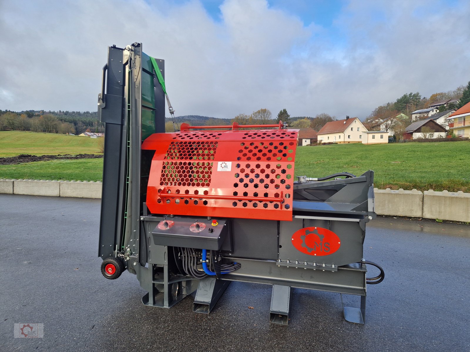 Sägeautomat & Spaltautomat del tipo MS Splitter 500 22t 50cm Durchmesser Ölkühler Vorführmaschine, Gebrauchtmaschine en Tiefenbach (Imagen 1)