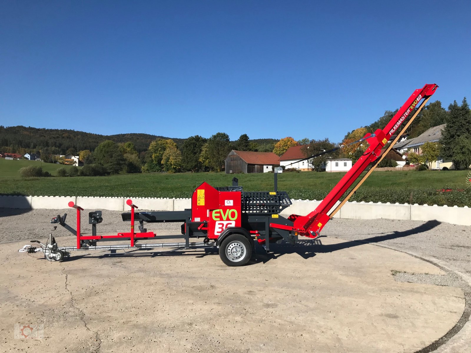 Sägeautomat & Spaltautomat des Typs Pilkemaster EVO 36 KM 10t Stammheber Fahrwerk, Neumaschine in Tiefenbach (Bild 1)